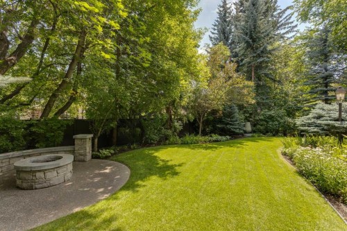 2704 Montcalm Crescent Sw, Calgary, AB - Outdoor