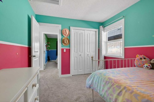 1091 Brightoncrest Green Se, Calgary, AB - Indoor Photo Showing Bedroom