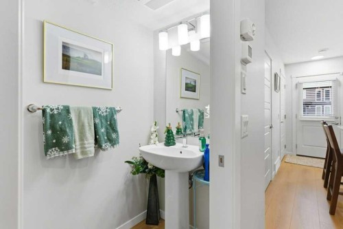 410-338 Seton Circle Se, Calgary, AB - Indoor Photo Showing Other Room