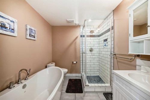 119 Pump Hill Bay Sw, Calgary, AB - Indoor Photo Showing Bathroom