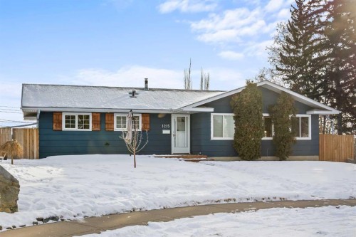 1215 Mapleglade Place Se, Calgary, AB - Outdoor