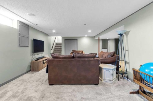 1215 Mapleglade Place Se, Calgary, AB - Indoor