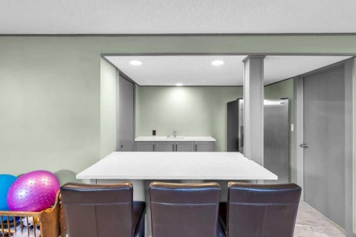 1215 Mapleglade Place Se, Calgary, AB - Indoor