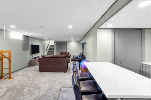1215 Mapleglade Place Se, Calgary, AB - Indoor