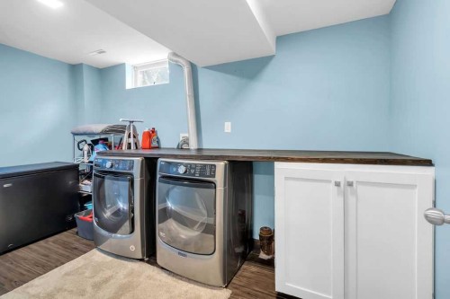 1215 Mapleglade Place Se, Calgary, AB - Indoor Photo Showing Laundry Room