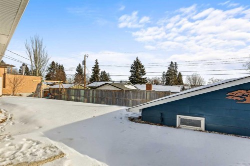 1215 Mapleglade Place Se, Calgary, AB - Outdoor