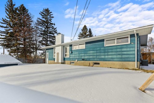 1215 Mapleglade Place Se, Calgary, AB - Outdoor