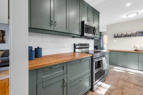1215 Mapleglade Place Se, Calgary, AB - Indoor Photo Showing Kitchen