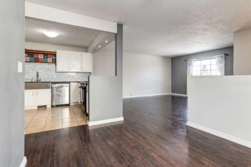 86 Eldorado Road Se, Airdrie, AB - Indoor Photo Showing Kitchen