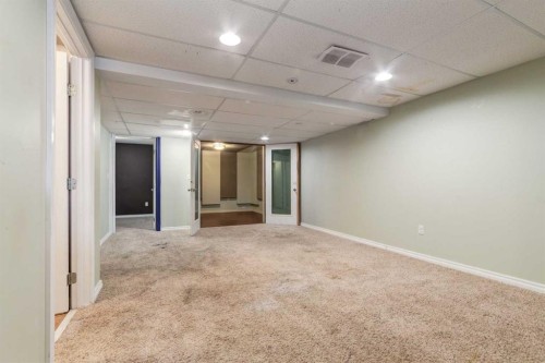 86 Eldorado Road Se, Airdrie, AB - Indoor Photo Showing Other Room