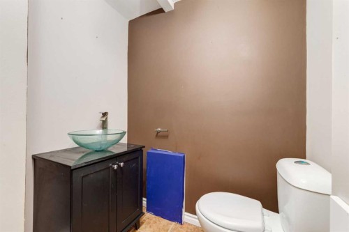 86 Eldorado Road Se, Airdrie, AB - Indoor Photo Showing Bathroom