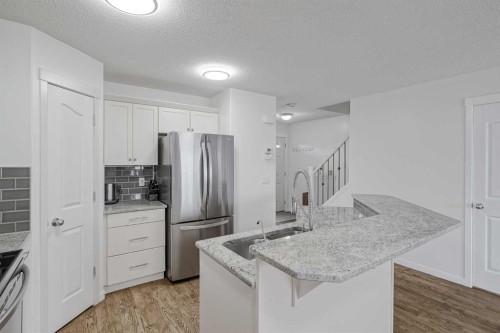 52 Autumn Court Se, Calgary, AB - Indoor Photo Showing Kitchen