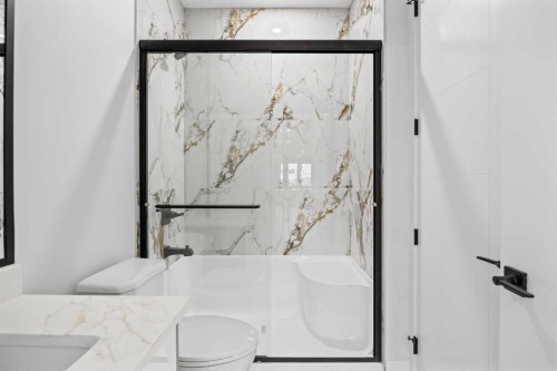 192 Saddlelake Manor Ne, Calgary, AB - Indoor Photo Showing Bathroom