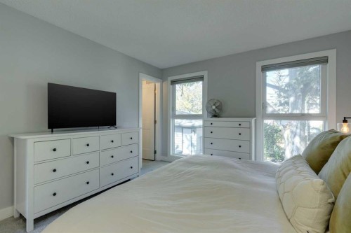 6616 Silverdale Road Nw, Calgary, AB - Indoor Photo Showing Bedroom