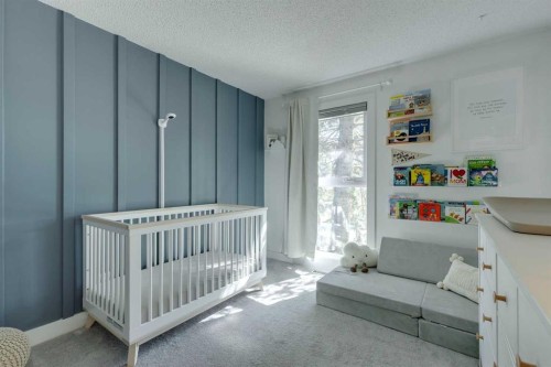 6616 Silverdale Road Nw, Calgary, AB - Indoor Photo Showing Bedroom
