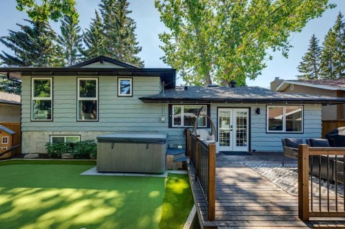 6616 Silverdale Road Nw, Calgary, AB - Outdoor