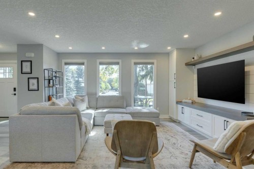 6616 Silverdale Road Nw, Calgary, AB - Indoor Photo Showing Living Room