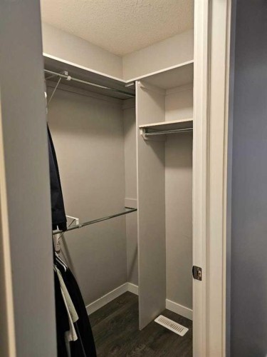 1808 Strathcona Bay, Strathmore, AB - Indoor With Storage