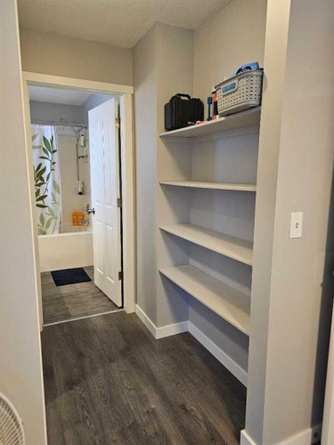 1808 Strathcona Bay, Strathmore, AB - Indoor