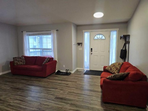 1808 Strathcona Bay, Strathmore, AB - Indoor Photo Showing Living Room