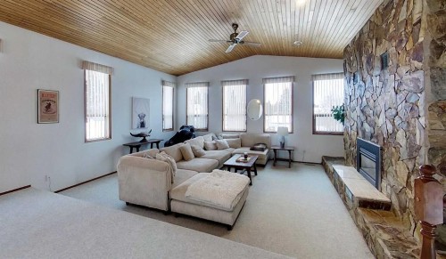 5402 12 Avenue, Edson, AB - Indoor With Fireplace