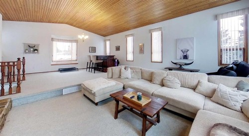 5402 12 Avenue, Edson, AB - Indoor Photo Showing Living Room