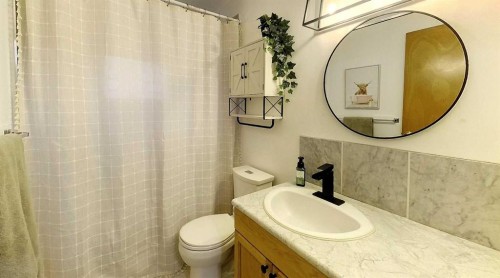 5402 12 Avenue, Edson, AB - Indoor Photo Showing Bathroom