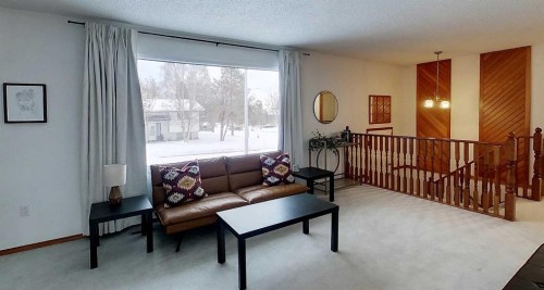 5402 12 Avenue, Edson, AB - Indoor Photo Showing Living Room