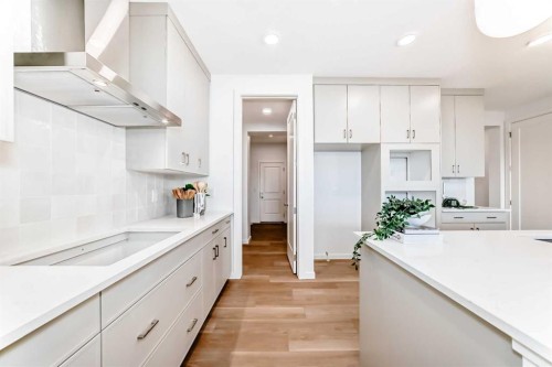 59 Versant Way Sw, Calgary, AB - Indoor Photo Showing Kitchen With Upgraded Kitchen