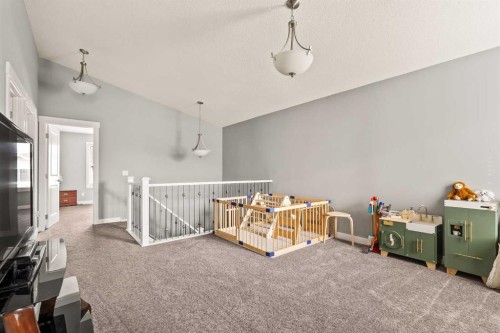 313 Evansglen Drive Nw, Calgary, AB - Indoor Photo Showing Other Room