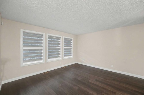 14 Skyview Point Link Ne, Calgary, AB - Indoor Photo Showing Other Room
