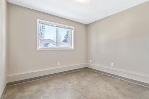 204E 6 Avenue, Strathmore, AB - Indoor Photo Showing Other Room