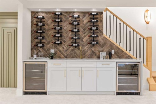 12 Vardana Place Nw, Calgary, AB - Indoor Photo Showing Other Room