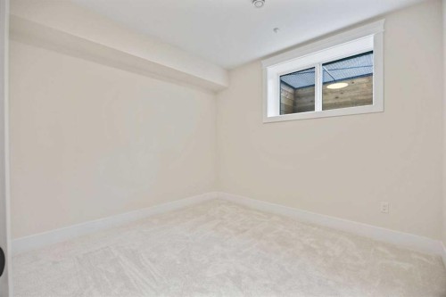 12 Vardana Place Nw, Calgary, AB - Indoor Photo Showing Other Room