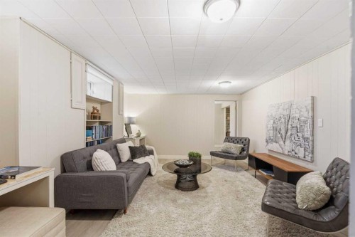 67 Woodlark Drive Sw, Calgary, AB - Indoor