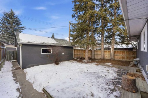 67 Woodlark Drive Sw, Calgary, AB - Outdoor