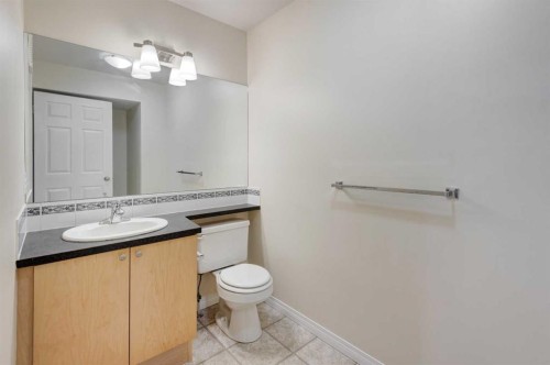 168 Simcoe Place Sw, Calgary, AB - Indoor Photo Showing Bathroom