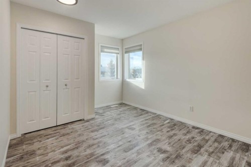 168 Simcoe Place Sw, Calgary, AB - Indoor Photo Showing Other Room