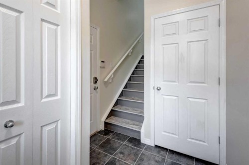 168 Simcoe Place Sw, Calgary, AB - Indoor Photo Showing Other Room