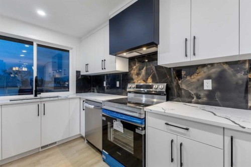16 Faldale Close Ne, Calgary, AB - Indoor Photo Showing Kitchen