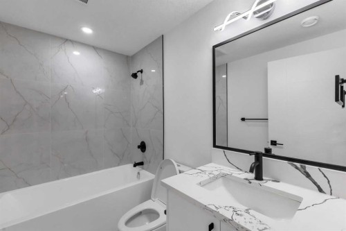 16 Faldale Close Ne, Calgary, AB - Indoor Photo Showing Bathroom