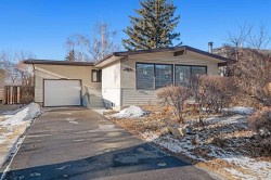 1423 18A Street NE Calgary, AB T2E 4W7