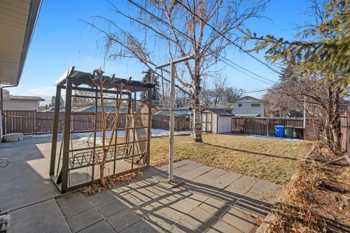 1423 18A Street Ne, Calgary, AB - Outdoor