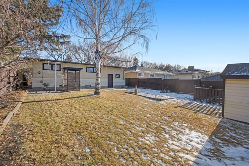 1423 18A Street Ne, Calgary, AB - Outdoor