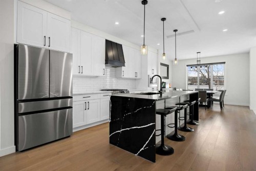 4635 79 Street Nw, Calgary, AB - Indoor Photo Showing Kitchen With Upgraded Kitchen