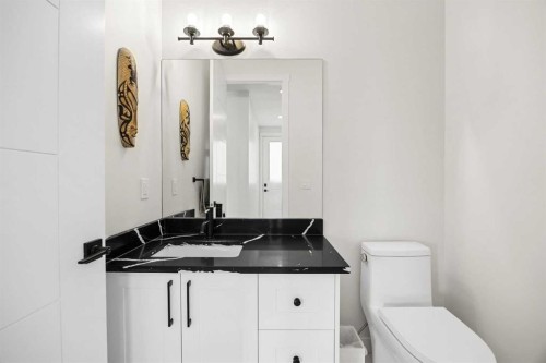 4635 79 Street Nw, Calgary, AB - Indoor Photo Showing Bathroom