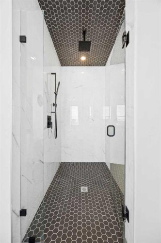 4635 79 Street Nw, Calgary, AB - Indoor Photo Showing Bathroom