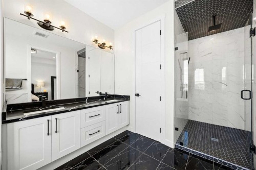 4635 79 Street Nw, Calgary, AB - Indoor Photo Showing Bathroom