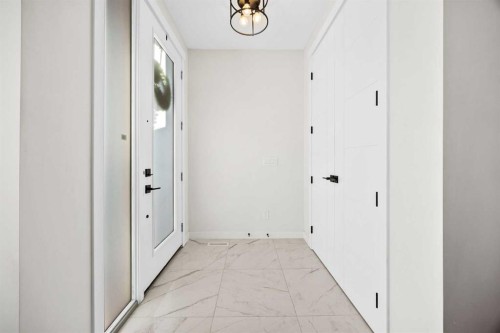 4635 79 Street Nw, Calgary, AB - Indoor Photo Showing Other Room