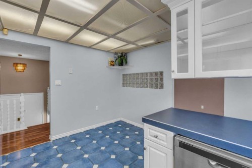 403 Queen Alexandra Way Se, Calgary, AB - Indoor Photo Showing Other Room